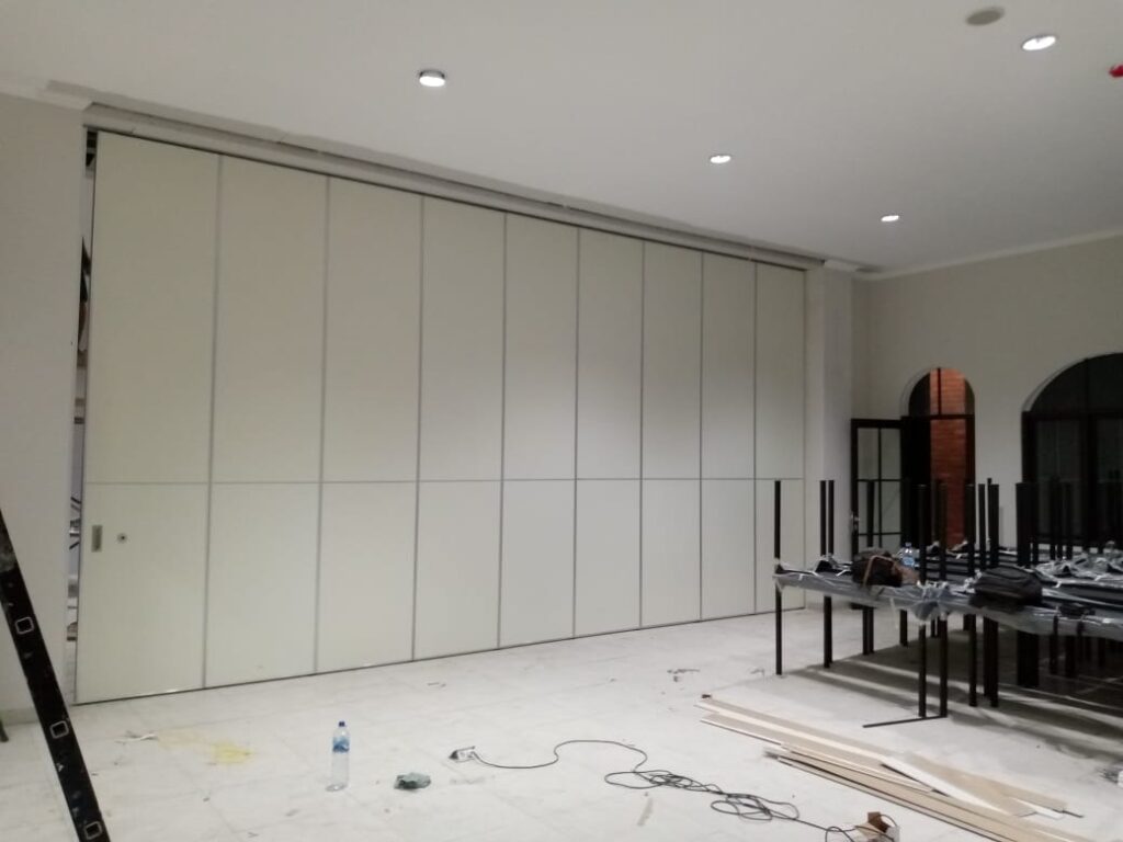 Penyekat Samowa (Persection) : Solusi Elegan untuk Penyekat Ruangan