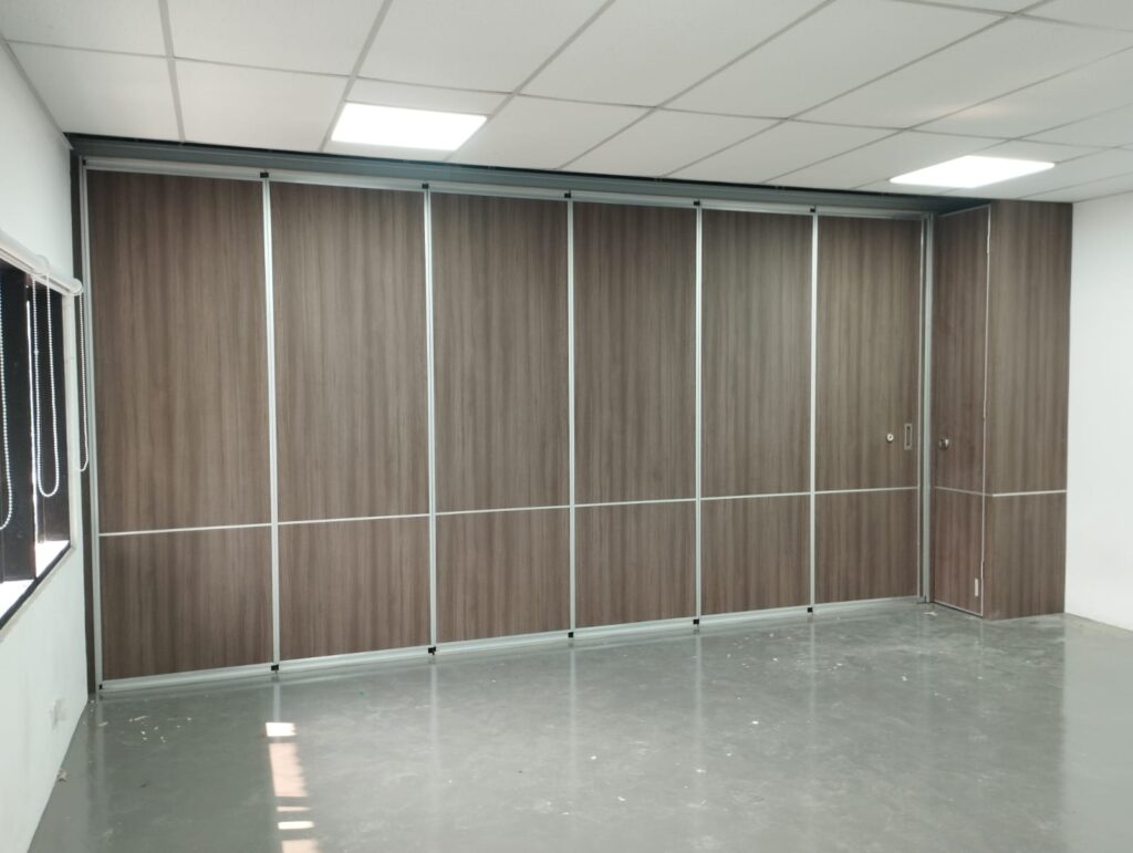 Partisi Geser Kedap Suara