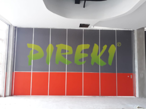 Pemasangan partisi lipat cepat