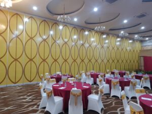 Partisi ruangan ballroom
