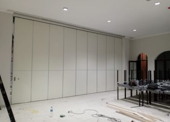 Penyekat Samowa (Persection) : Solusi Elegan untuk Penyekat Ruangan